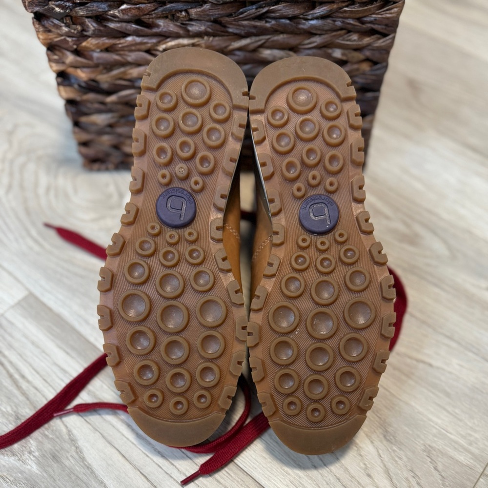 Bionica Diablo Women’s Tan Shearling Boots (NWOT) - Picture 3 of 5